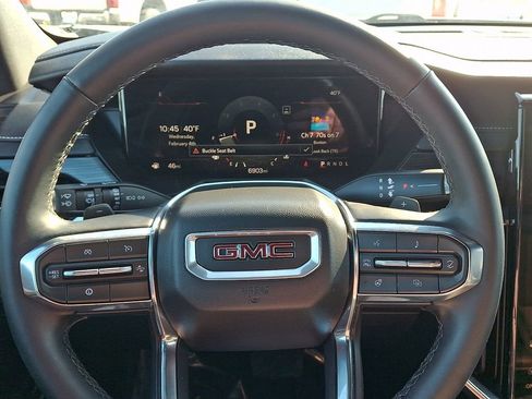 Used 2025 GMC Acadia Elevation image 18