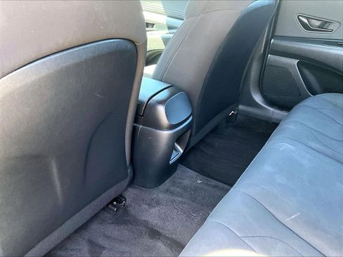 Used 2025 Hyundai Elantra Sport FWD image 23