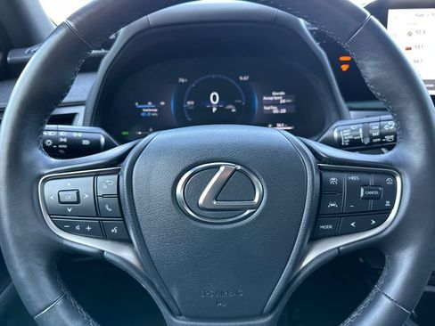 Certified 2025 Lexus UX 300h FWD w/ Accessory Package (Z2) image 12