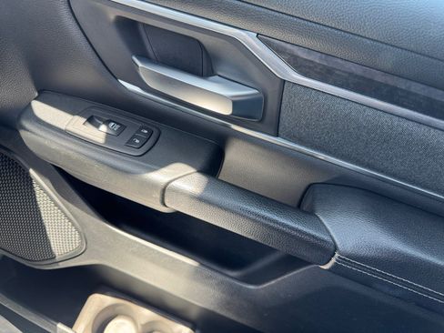 Used 2019 RAM 1500 Big Horn AWD/4WD image 16