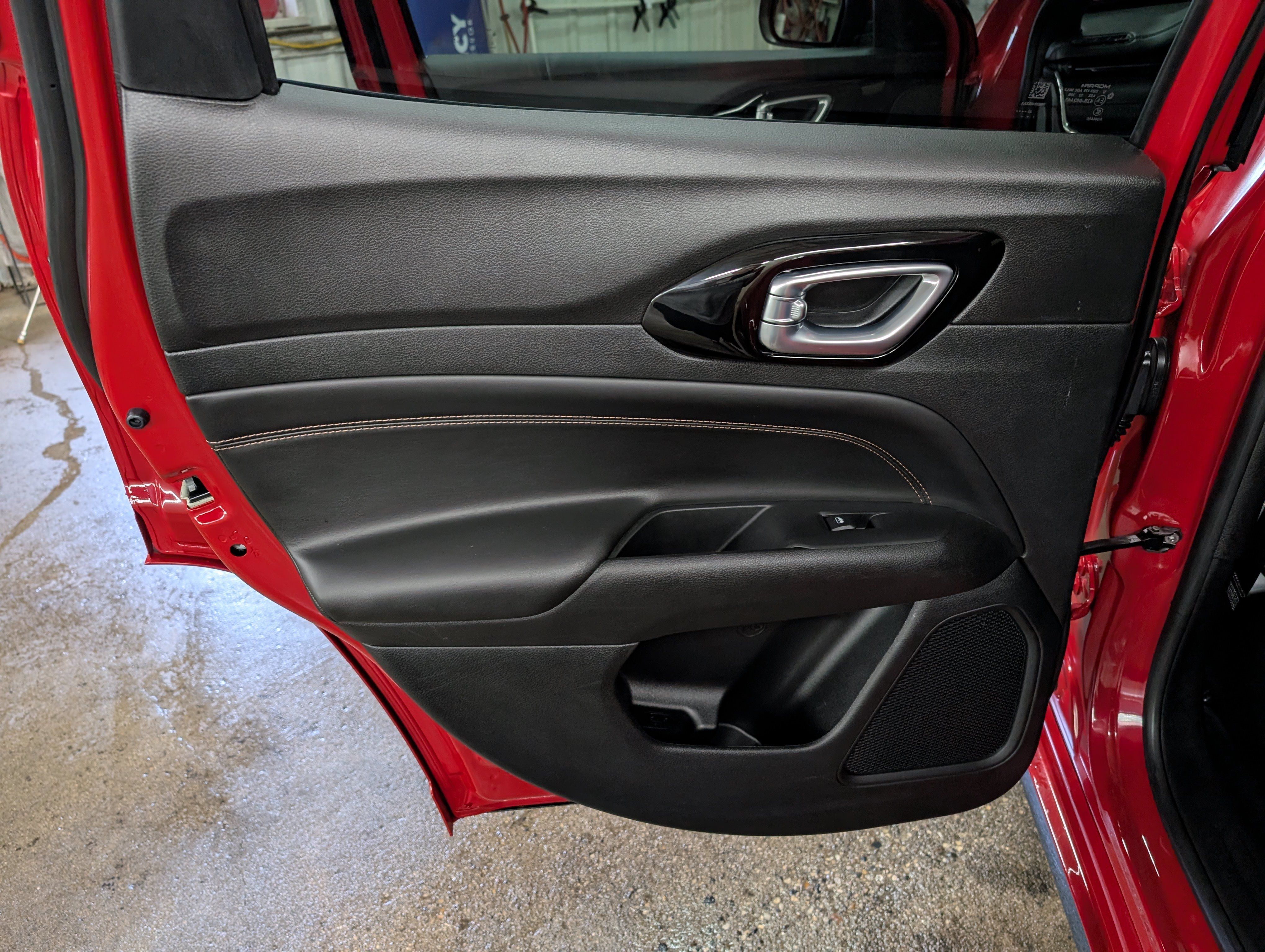 Used 2022 Jeep Compass Limited AWD/4WD image 12