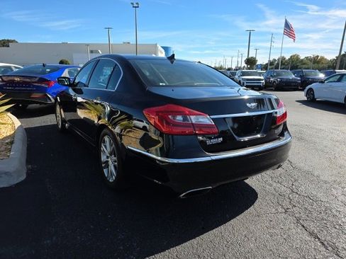 Used 2013 Hyundai Genesis 3.8 w/ Technology Pkg image 3