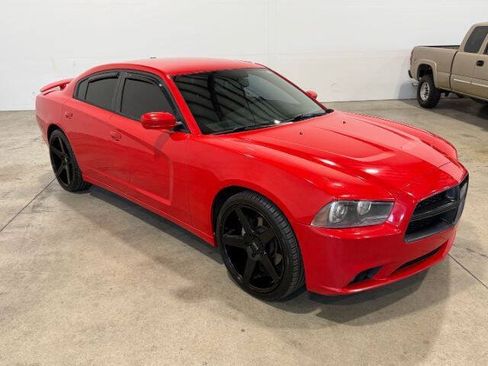 Used 2014 Dodge Charger R/T w/ Blacktop Package RWD image 6