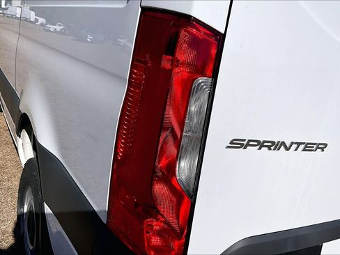 Used 2024 Mercedes-Benz Sprinter 2500 image 28