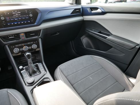 Used 2024 Volkswagen Taos SE AWD/4WD image 11