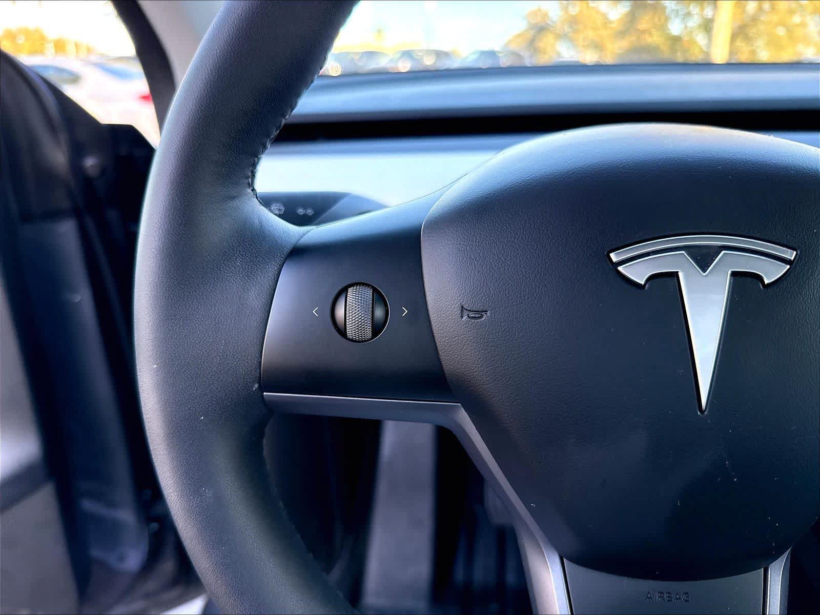 Used 2023 Tesla Model Y AWD image 13