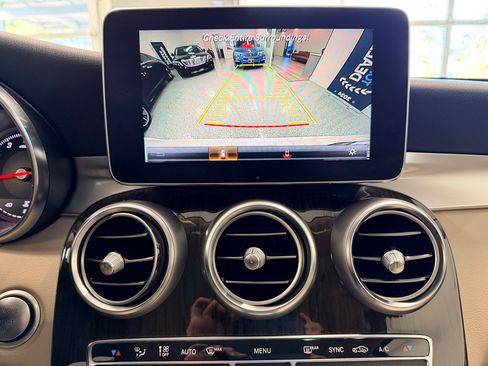 Used 2017 Mercedes-Benz GLC 300 image 38