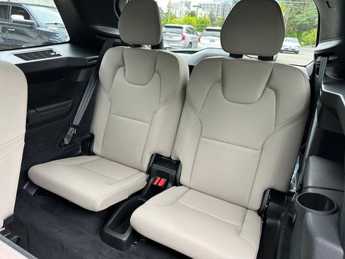 Used 2026 Volvo XC90 B6 Plus w/ Protection Package Premier AWD/4WD image 17