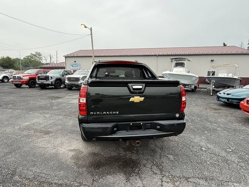 Used 2013 Chevrolet Avalanche LS AWD/4WD image 3