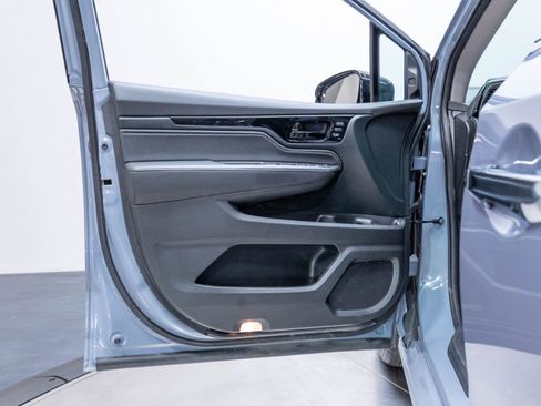 Used 2024 Honda Odyssey Elite image 7