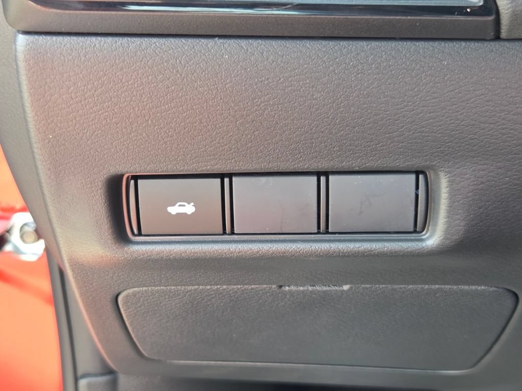 New 2027 Nissan Sentra SR w/ Floor Mat Package FWD image 26