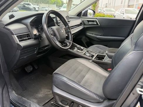 Used 2024 Mitsubishi Outlander SE FWD image 13