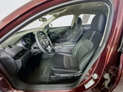 Used 2025 Nissan Sentra SV image 13