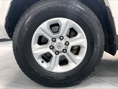 Used 2024 Toyota 4Runner SR5 AWD/4WD image 8
