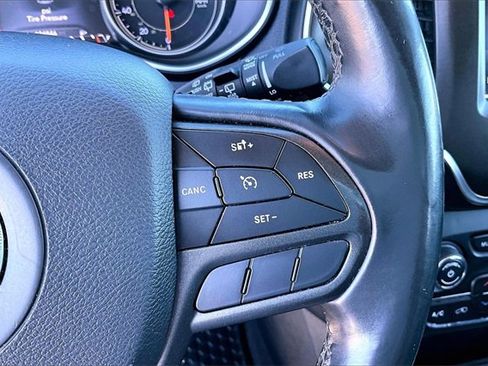 Used 2019 Jeep Cherokee Trailhawk image 21