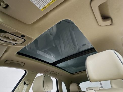 Used 2023 Audi Q5 e Premium Plus image 14