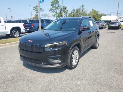 Used 2019 Jeep Cherokee Latitude w/ Popular Appearance Group