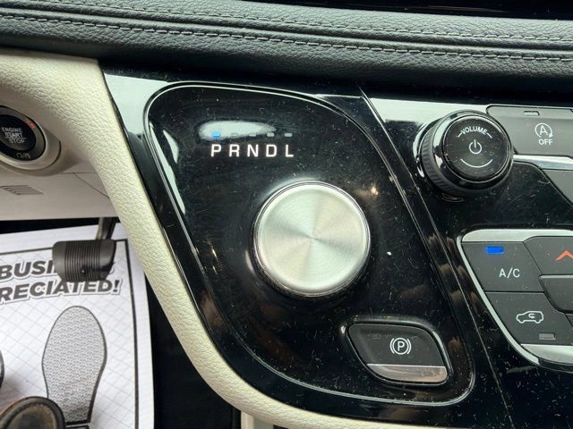 Used 2019 Chrysler Pacifica Limited FWD image 21