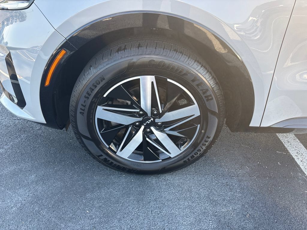 Used 2022 Kia Sorento EX w/ Panoramic Sunroof Package FWD image 10