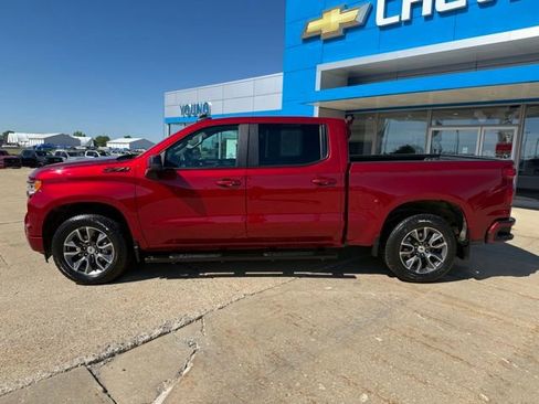 Used 2025 Chevrolet Silverado 1500 RST AWD/4WD image 2