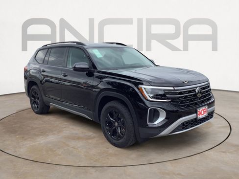 New 2026 Volkswagen Atlas Peak Edition AWD/4WD image 2