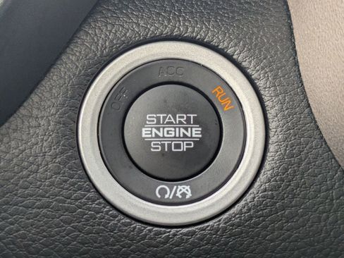 Used 2022 RAM 1500 Laramie AWD/4WD image 27
