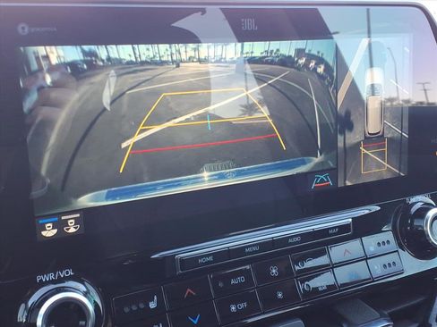 Used 2022 Toyota Highlander Limited image 21