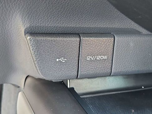 Used 2024 Toyota Camry SE image 30