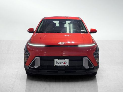 Certified 2024 Hyundai Kona SE FWD image 2