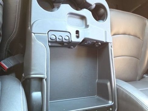 Used 2015 RAM 1500 Classic SLT w/ Luxury Group AWD/4WD image 55