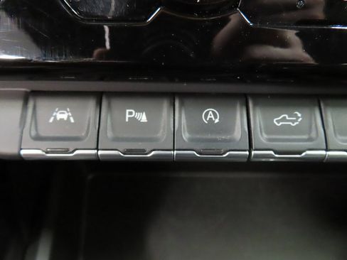 Used 2022 GMC Sierra 1500 AT4 w/ Technology Package image 71