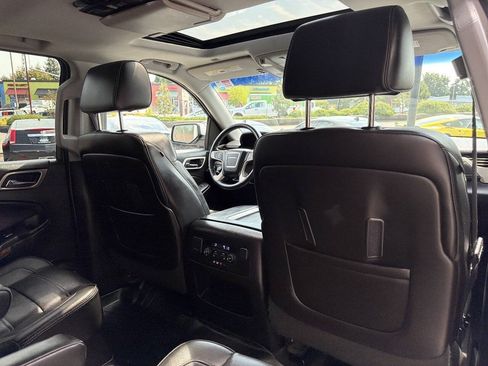 Used 2015 GMC Yukon XL Denali w/ Touring Package AWD/4WD image 24