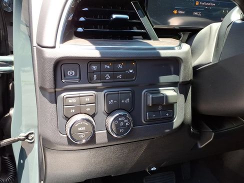 New 2026 Chevrolet Suburban Z71 w/ Z71 Off-Road Package AWD/4WD image 17