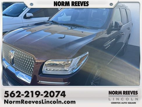 Used 2019 Lincoln Navigator Reserve image 1