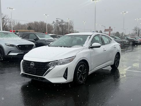 Used 2024 Nissan Sentra SV image 3