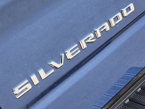 Used 2024 Chevrolet Silverado 1500 LT RWD image 9