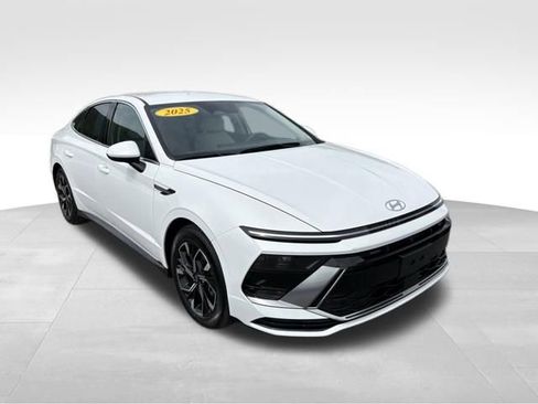 Used 2025 Hyundai Sonata SEL FWD image 8