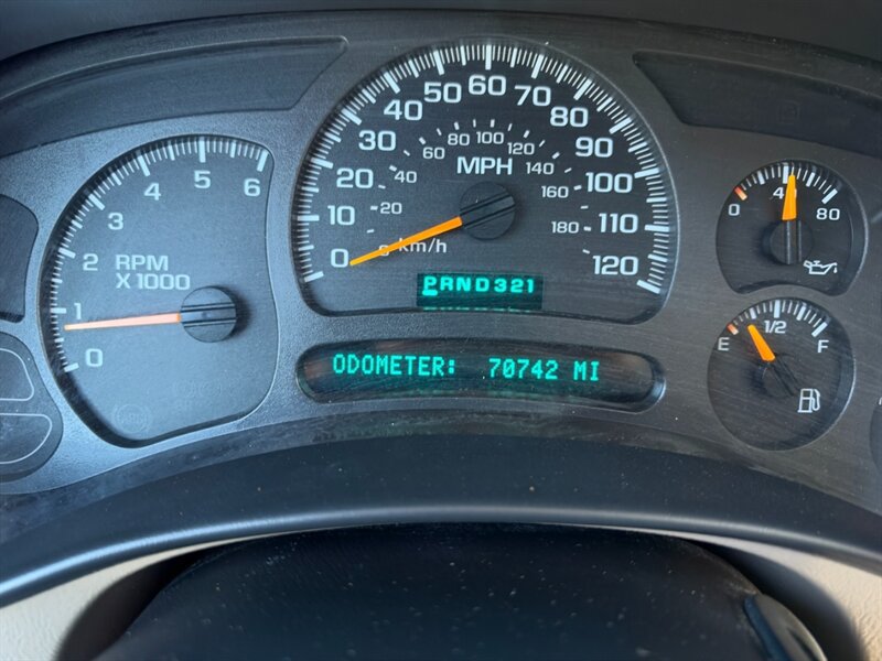 Used 2003 Chevrolet Avalanche 4x4 w/ Suspension Package, Off-Road image 19