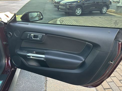 Used 2018 Ford Mustang Coupe w/ Equipment Group 101A image 10