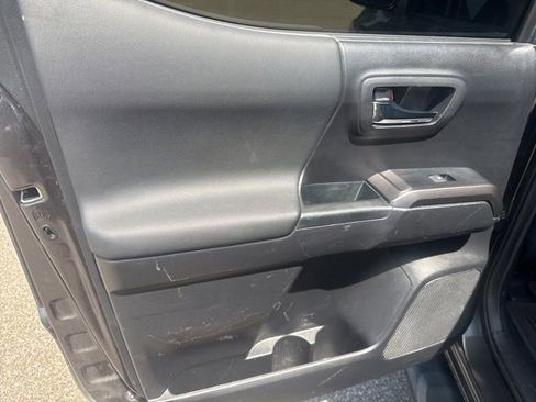 Used 2021 Toyota Tacoma TRD Off-Road image 20