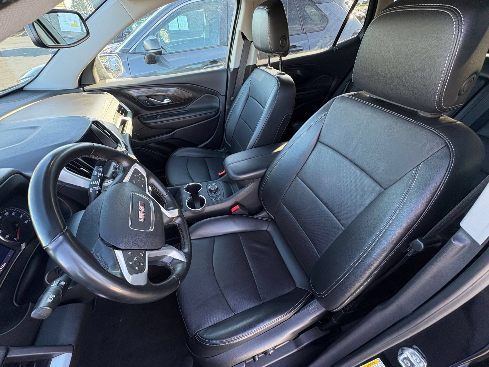 Used 2024 GMC Terrain SLT AWD/4WD image 35