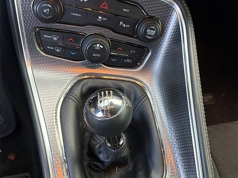 Used 2015 Dodge Challenger SRT Hellcat image 1