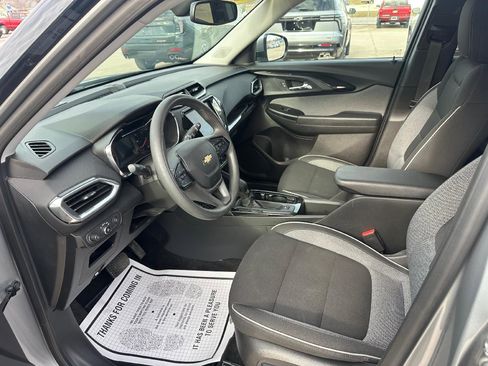 Used 2023 Chevrolet TrailBlazer LT w/ Convenience Package AWD/4WD image 12