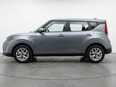 Used 2025 Kia Soul LX w/ LX Technology Package image 4
