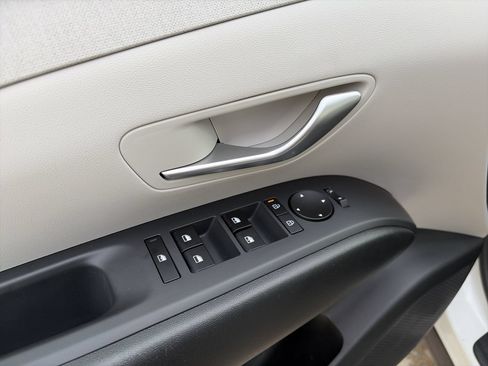Used 2025 Hyundai Tucson SEL AWD/4WD image 19