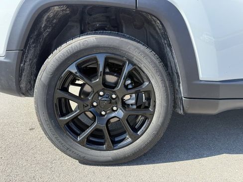 Used 2023 Jeep Compass Altitude w/ Sun and Sound Group image 4