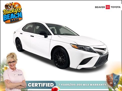 Used 2020 Toyota Camry SE FWD image 1