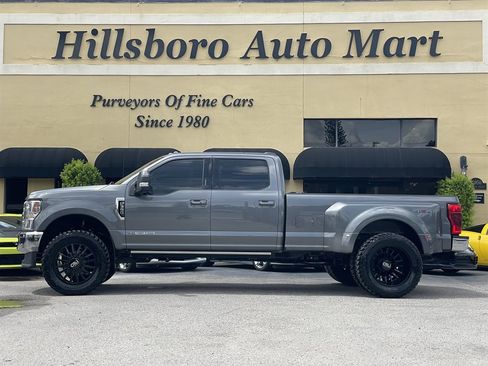 Used 2022 Ford F350 Lariat w/ Lariat Ultimate Package AWD/4WD image 3