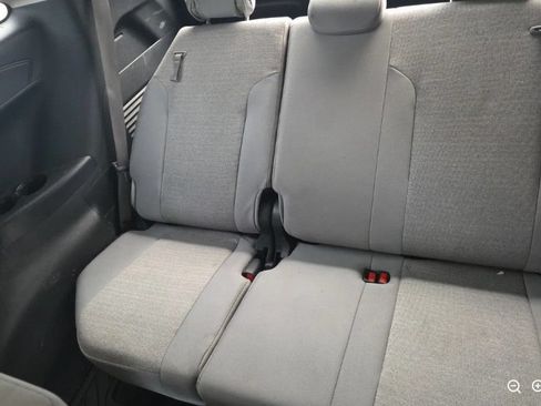Used 2025 Toyota Sienna LE AWD/4WD image 7