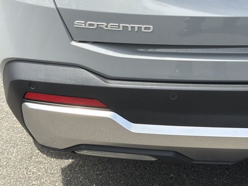 New 2026 Kia Sorento S FWD image 18